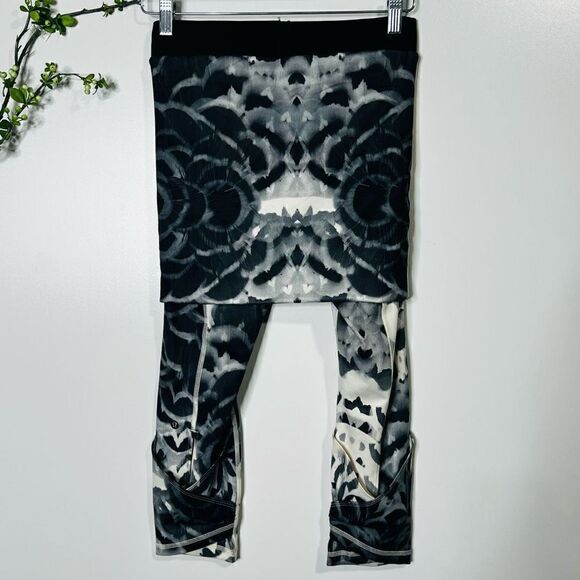 Lululemon Wunder Under Skirt Over Crop Leggings Black Cream - Picture 8 of 10